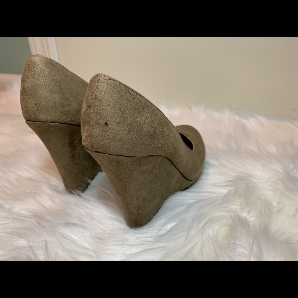Tan Wedges - Picture 3 of 4